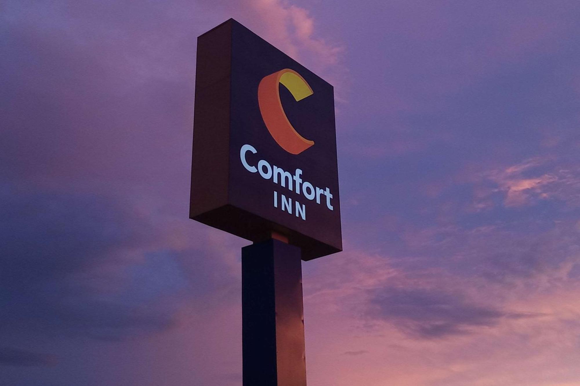 Comfort Inn Near Downtown & Blue Ridge Pkwy Marion Buitenkant foto